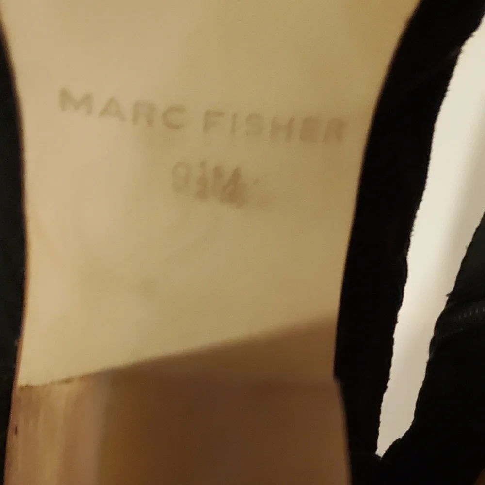 MARC FISHER 9.5 CADIS Black Suede Booties Side Zip 3.5" Stack Heel Western Boho - Picture 4 of 15